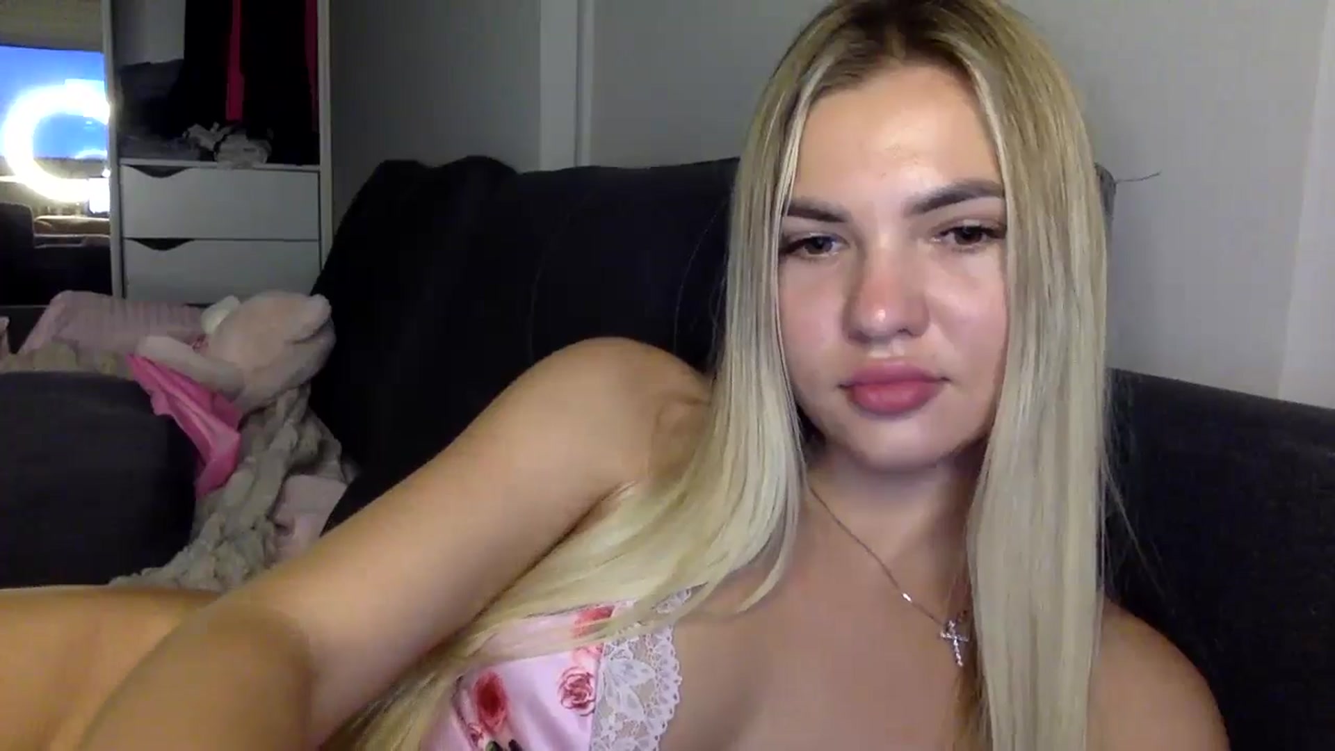 Gallery image thumbnail from YuliaKitty's myfreecams stream on, 07/28/2024, 23:43 image 11 of 20