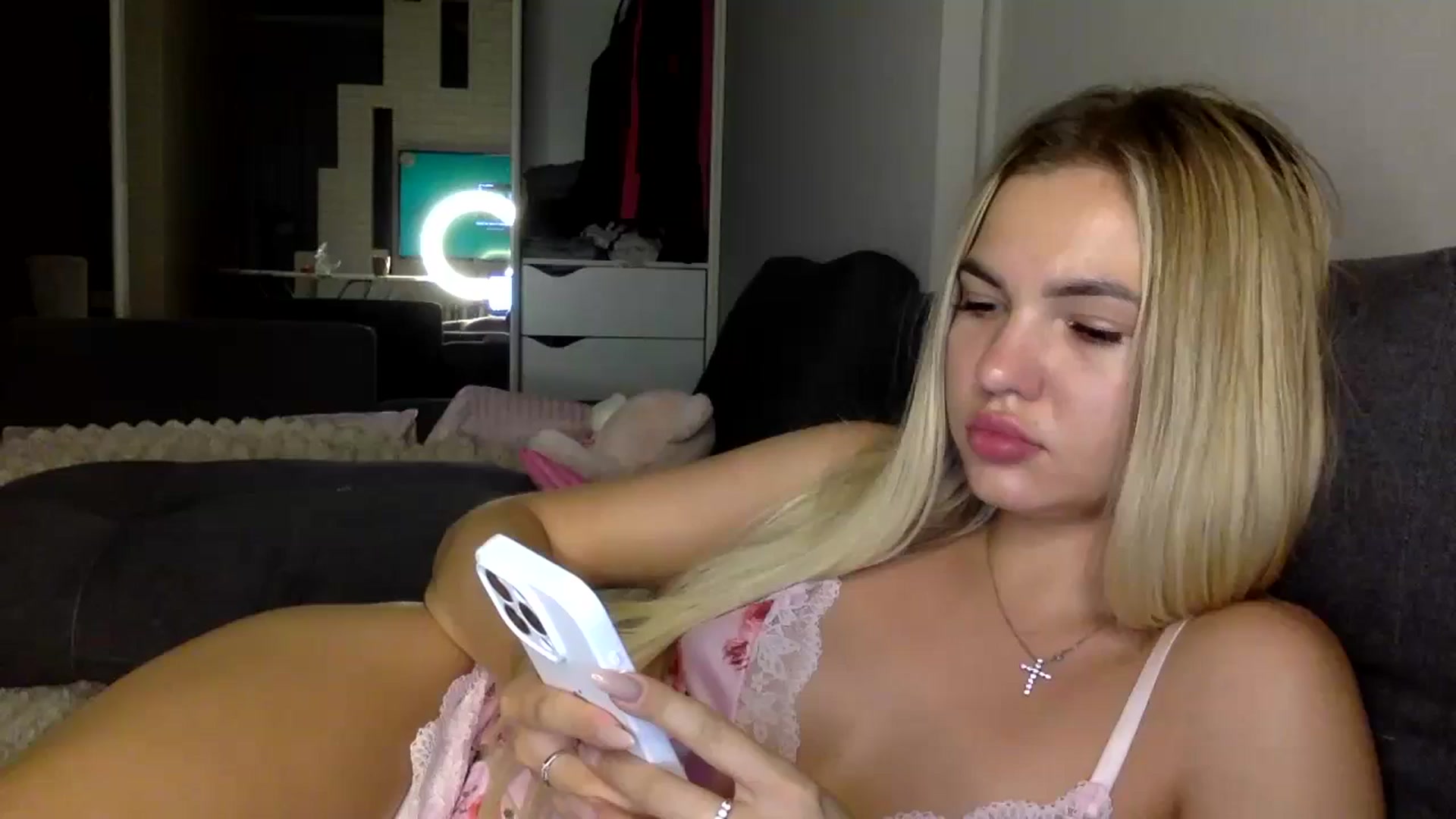 Gallery image thumbnail from YuliaKitty's myfreecams stream on, 07/29/2024, 24:06 image 8 of 20