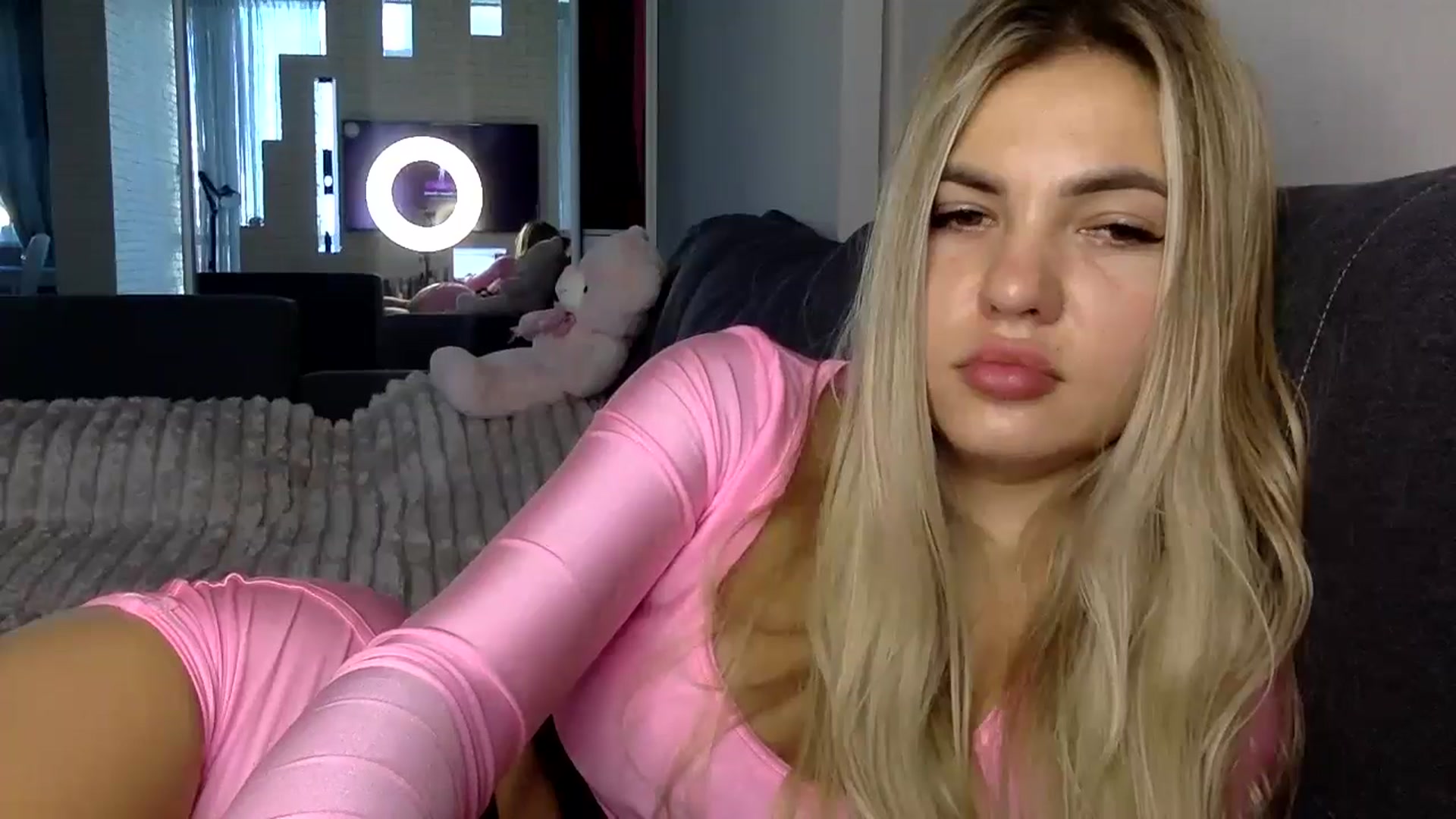 Gallery image thumbnail from YuliaKitty's myfreecams stream on, 08/11/2024, 15:38 image 15 of 20