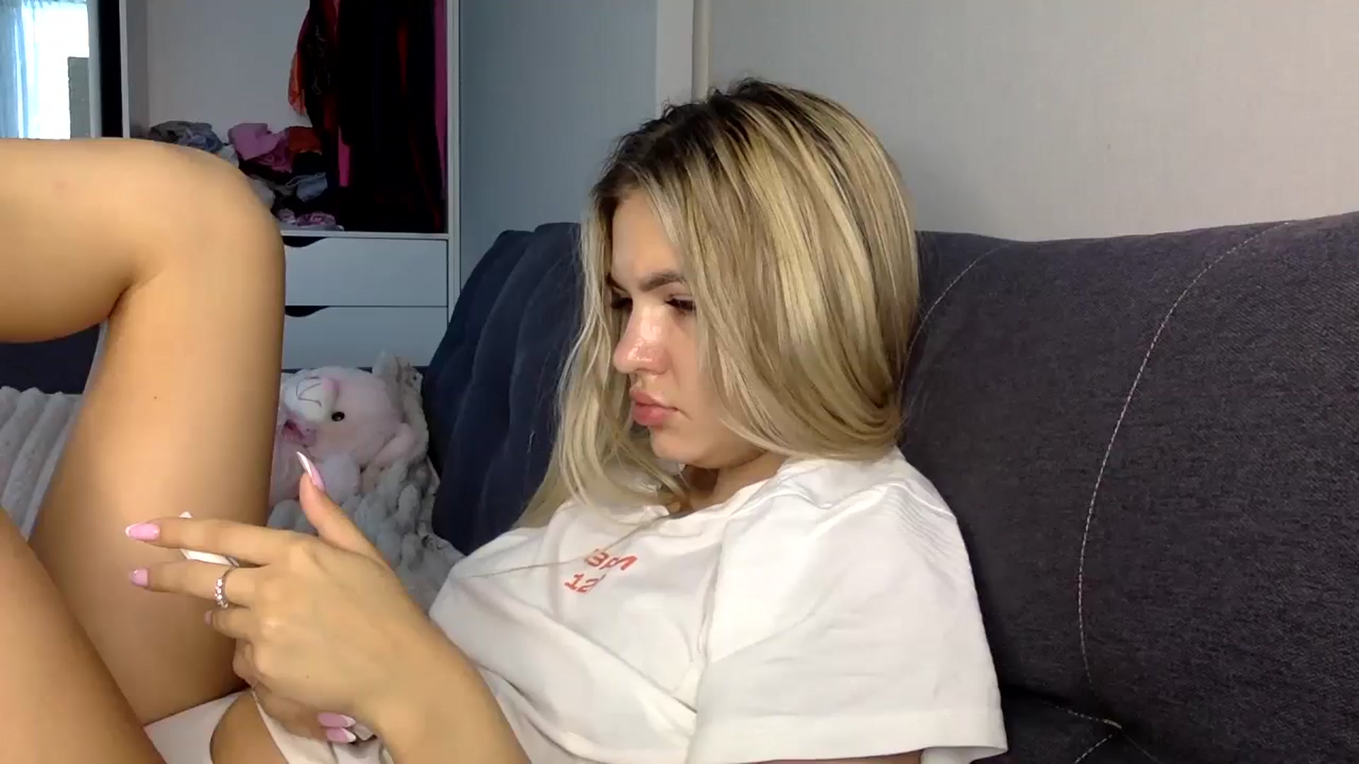 Gallery image thumbnail from YuliaKitty's myfreecams stream on, 08/12/2024, 07:37 image 15 of 20