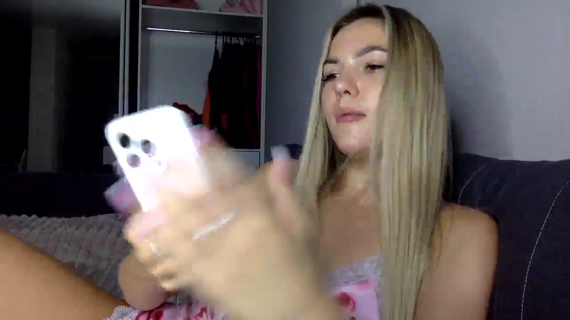Gallery image thumbnail from YuliaKitty's myfreecams stream on, 08/17/2024, 19:45 image 18 of 20