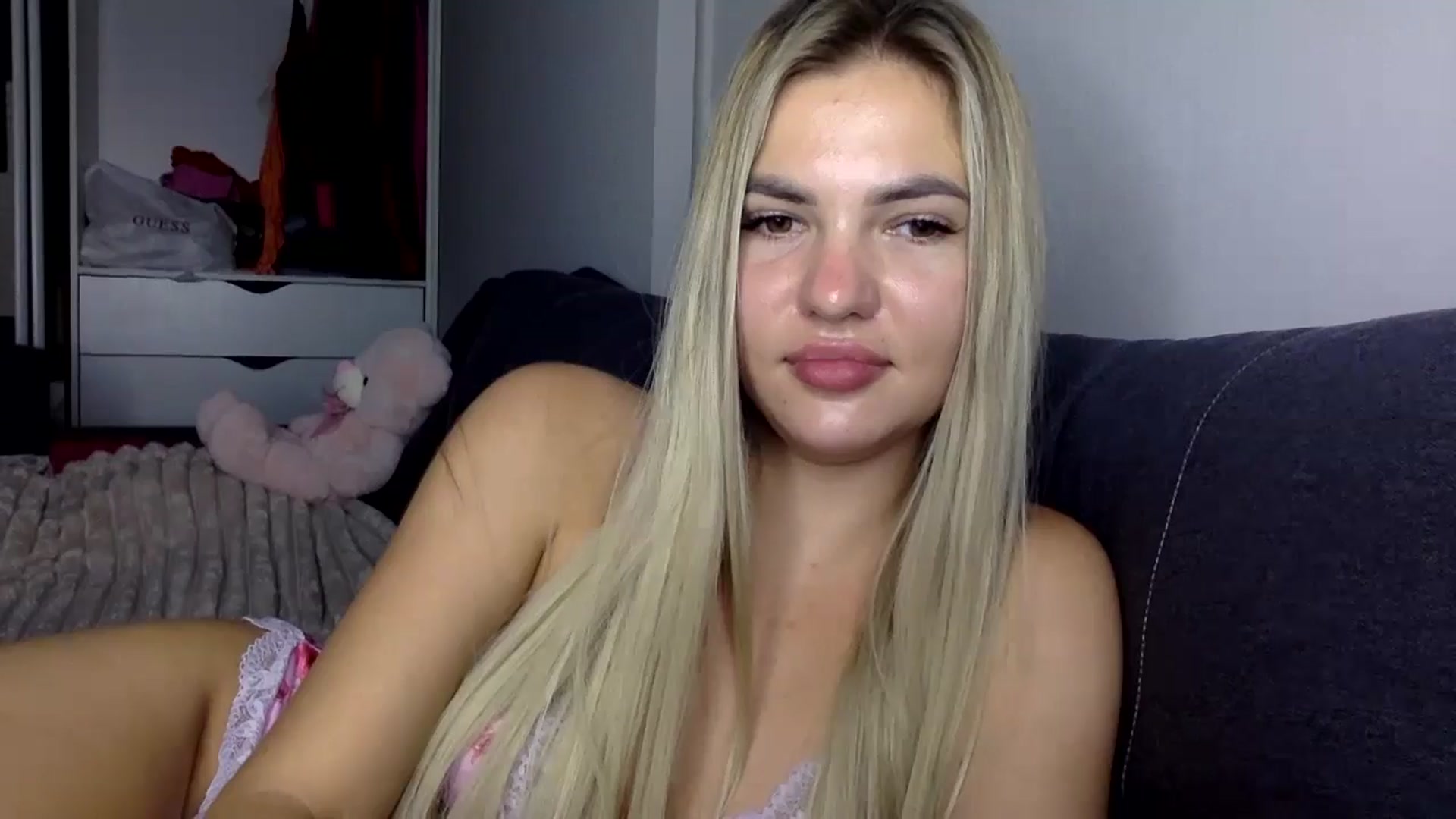 Gallery image thumbnail from YuliaKitty's myfreecams stream on, 08/17/2024, 19:45 image 15 of 20