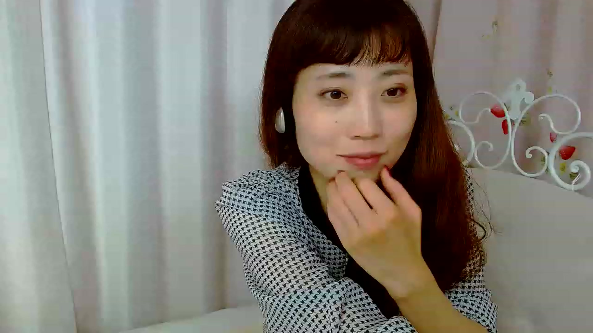 Gallery image thumbnail from Yumekooooo's myfreecams stream on, 06/25/2023, 21:57 image 17 of 20