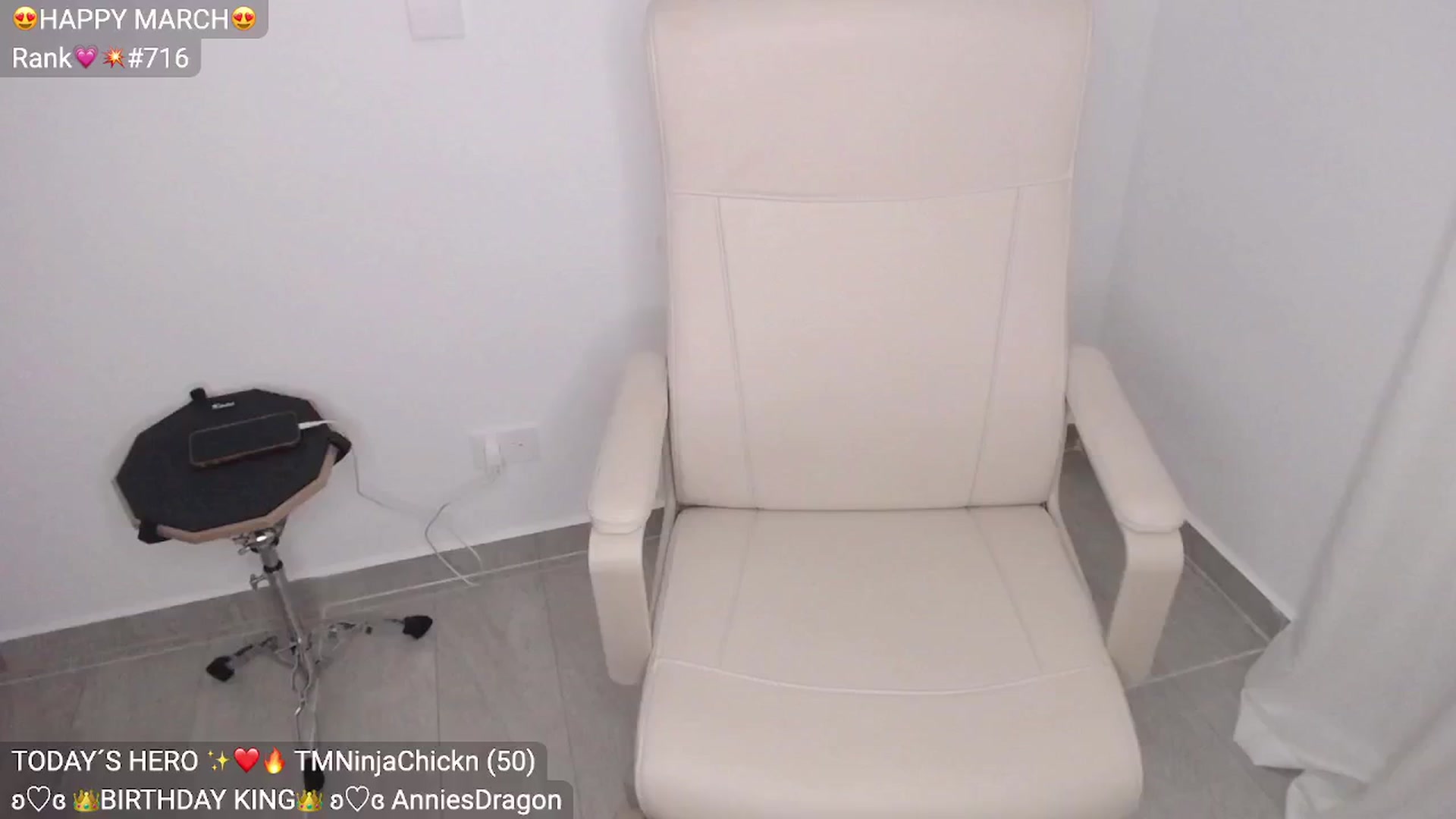Gallery image thumbnail from YummyAna's myfreecams stream on, 04/01/2025, 03:25 image 3 of 20