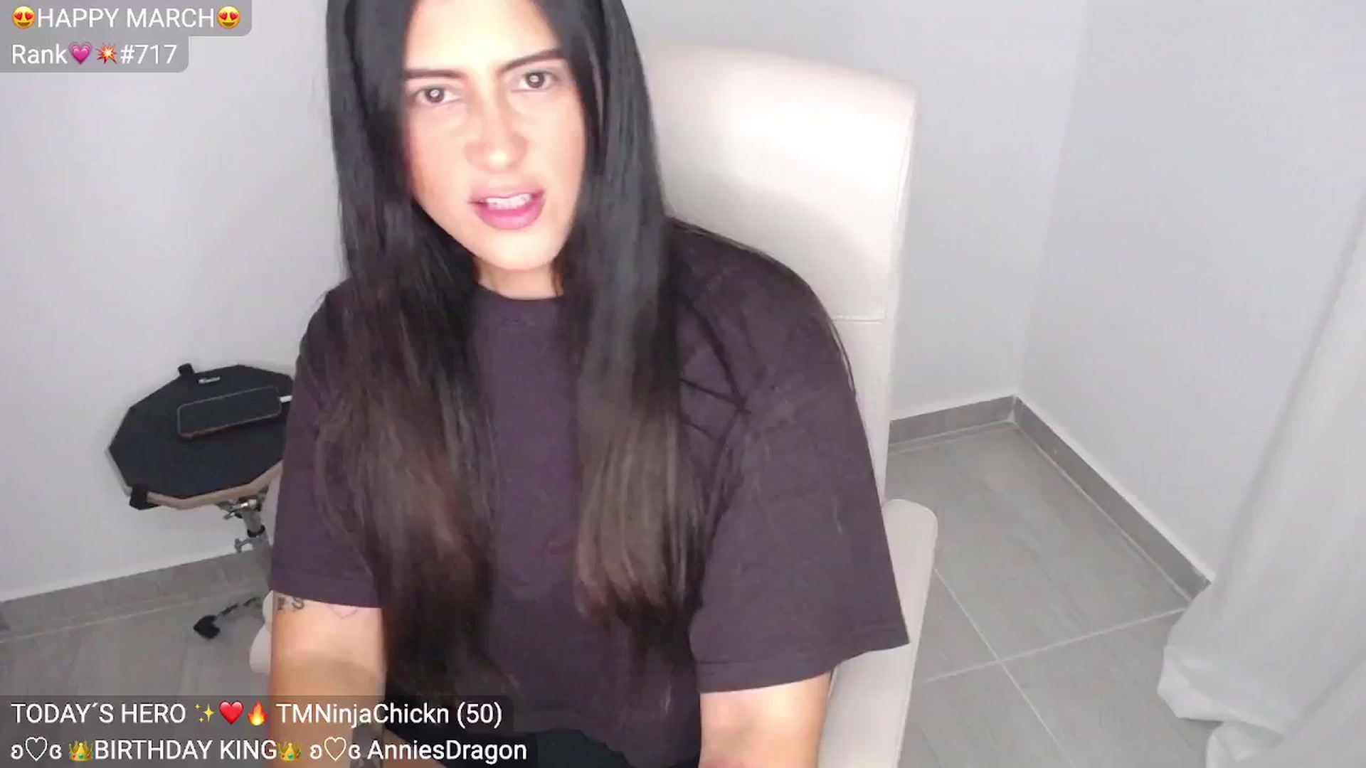 Gallery image thumbnail from YummyAna's myfreecams stream on, 04/01/2025, 03:25 image 1 of 20
