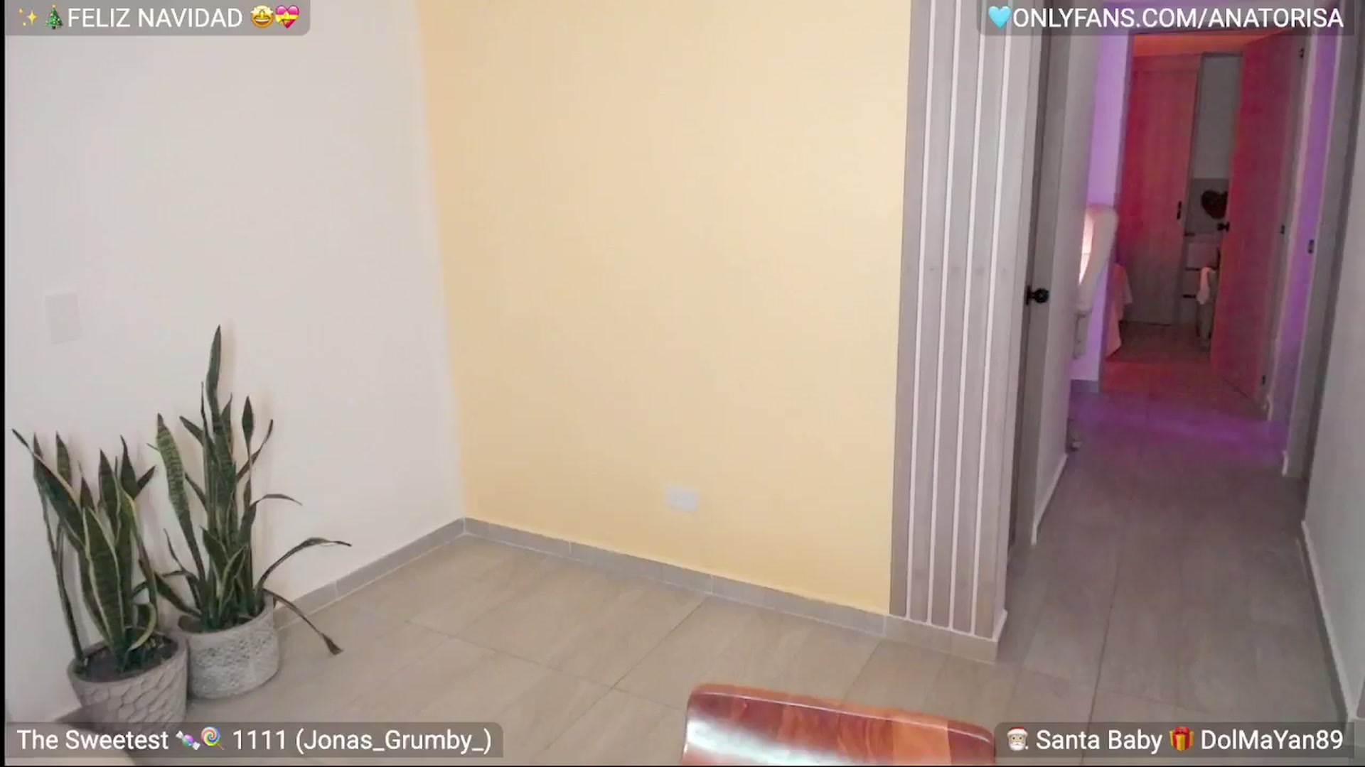 Gallery image thumbnail from YummyAna's myfreecams stream on, 12/21/2025, 01:20 image 2 of 20