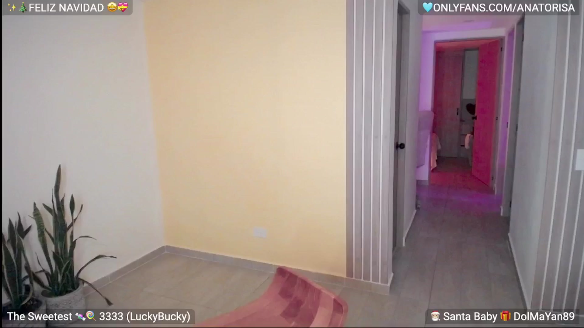 Gallery image thumbnail from YummyAna's myfreecams stream on, 12/21/2025, 02:52 image 2 of 20