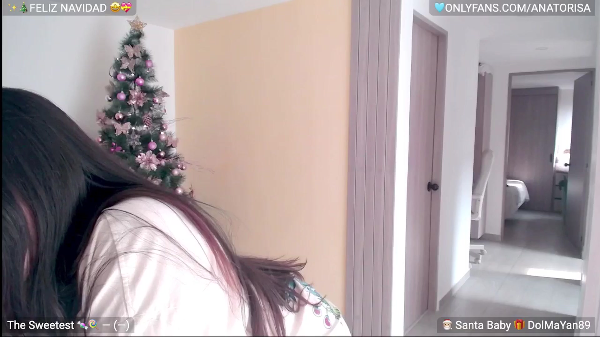 Gallery image thumbnail from YummyAna's myfreecams stream on, 12/27/2025, 22:27 image 2 of 20