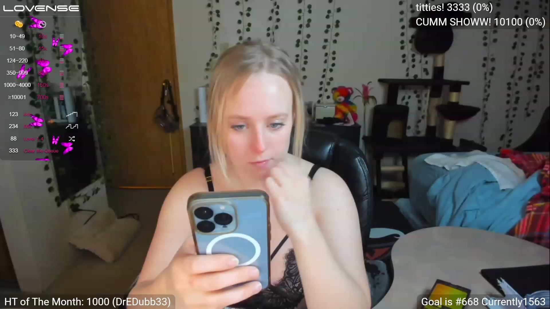 Gallery image thumbnail from YummyDuchass's myfreecams stream on, 04/06/2023, 24:18 image 16 of 20