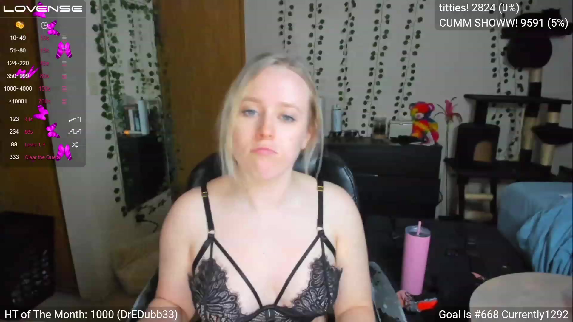 Gallery image thumbnail from YummyDuchass's myfreecams stream on, 04/06/2023, 02:36 image 10 of 20
