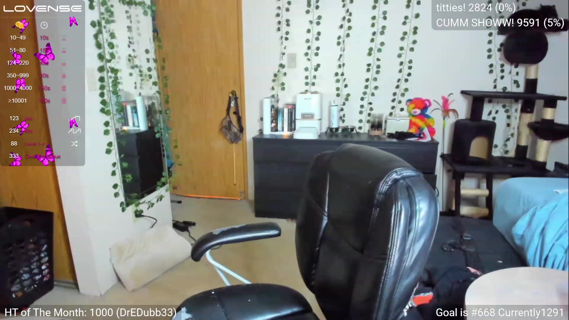 Gallery image thumbnail from YummyDuchass's myfreecams stream on, 04/06/2023, 02:36 image 13 of 20