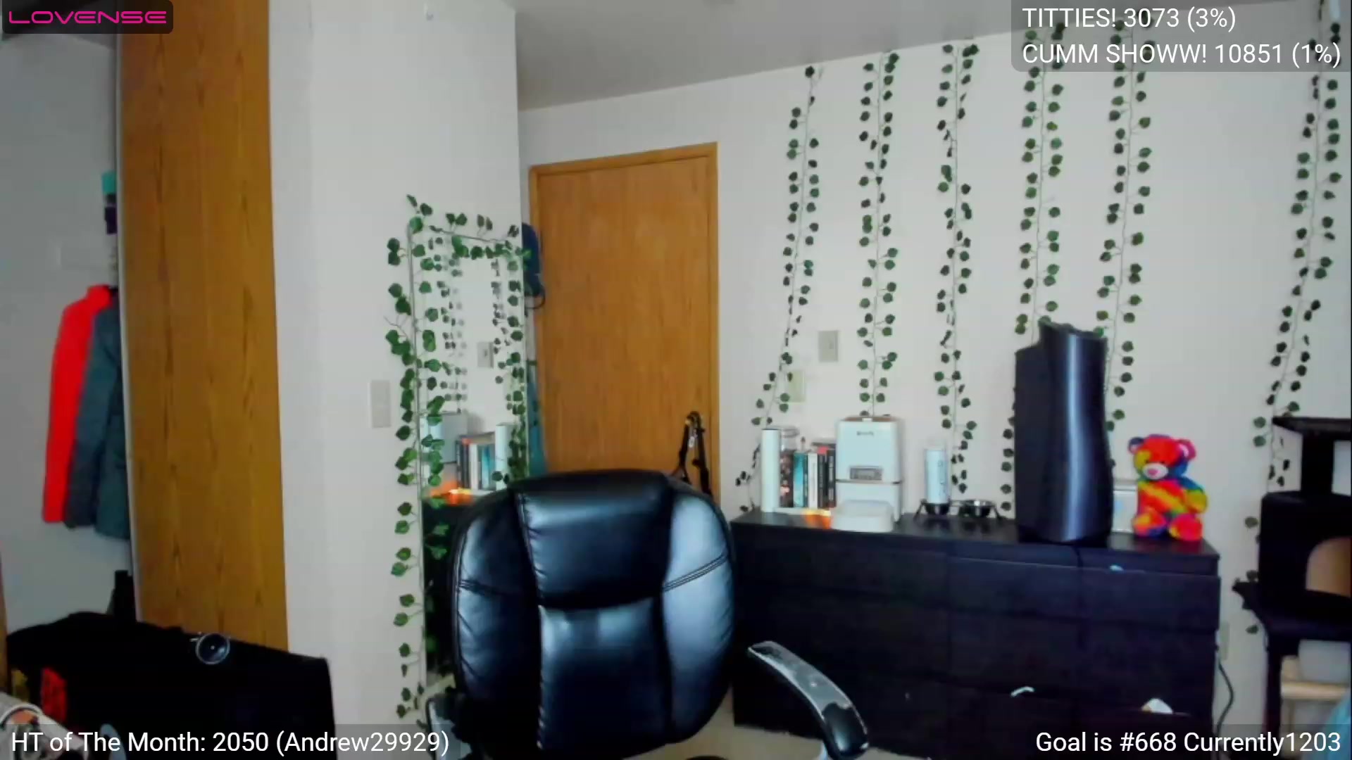 Gallery image thumbnail from YummyDuchass's myfreecams stream on, 04/24/2023, 06:07 image 9 of 20