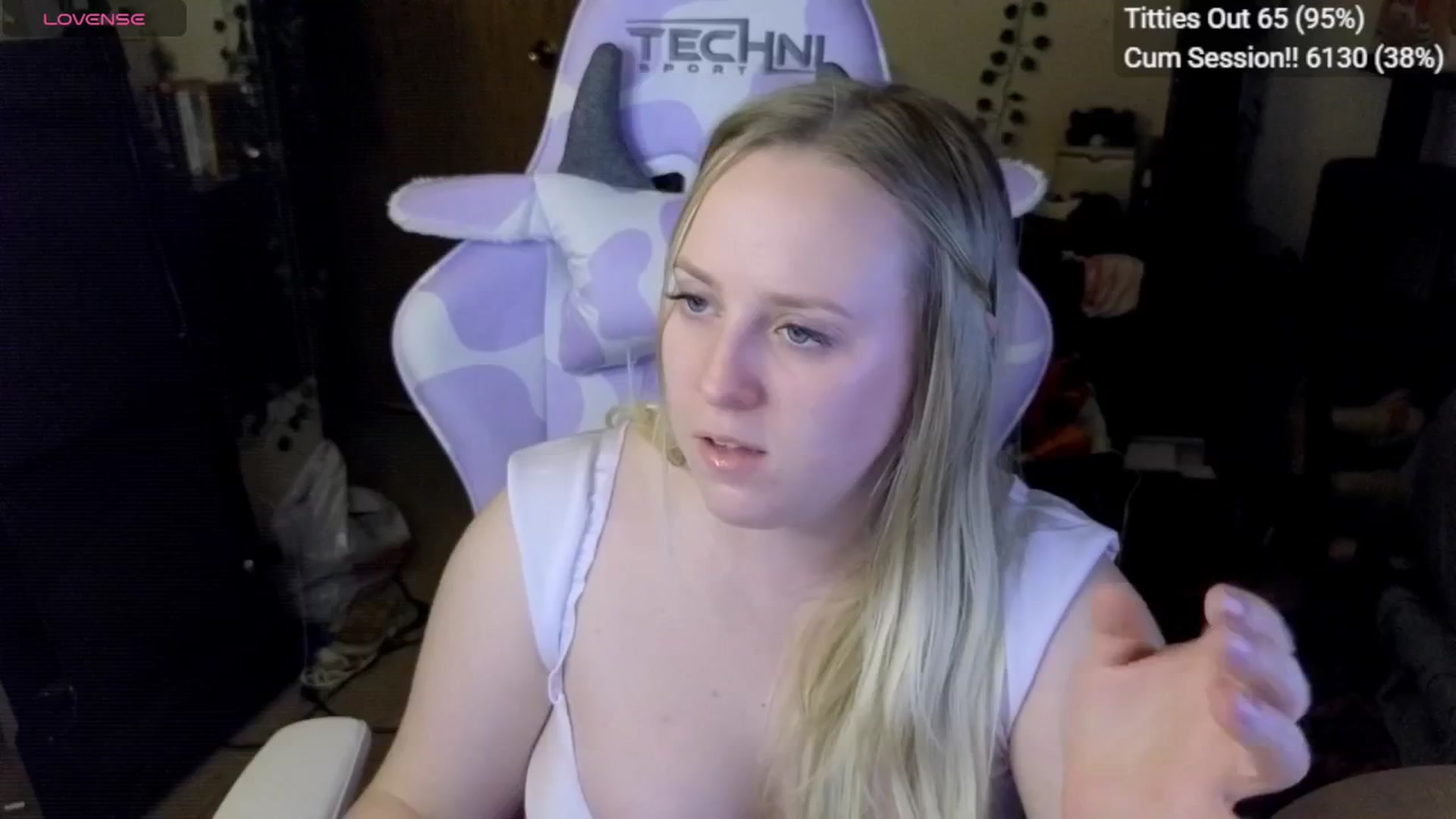 Gallery image thumbnail from YummyDuchass's myfreecams stream on, 03/14/2025, 10:25 image 12 of 20