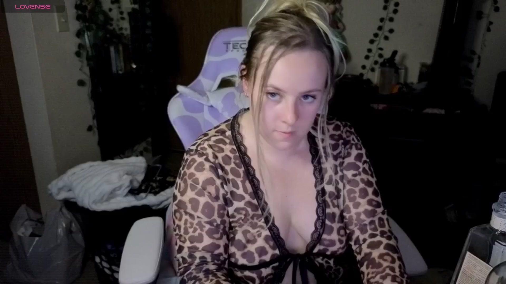 Gallery image thumbnail from YummyDuchass's myfreecams stream on, 08/29/2025, 08:48 image 14 of 20