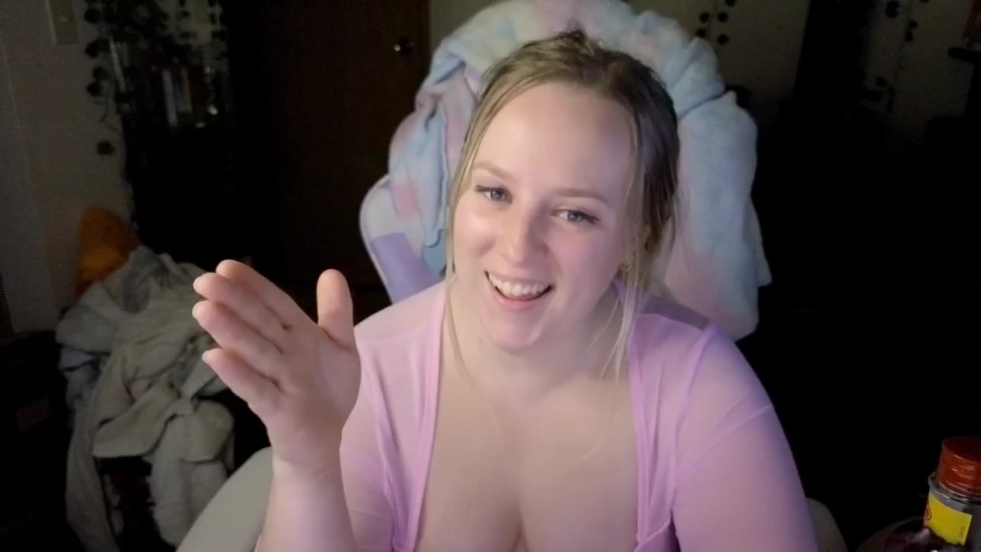 Gallery image thumbnail from YummyDuchass's myfreecams stream on, 09/05/2025, 07:15 image 10 of 20