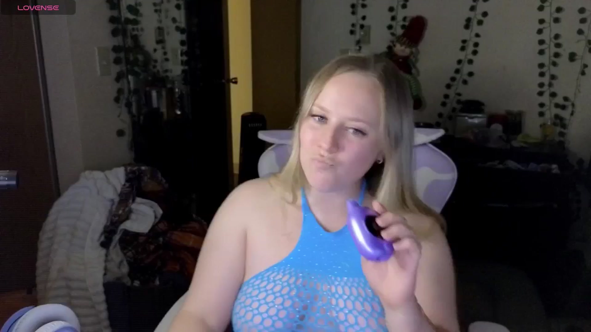 Gallery image thumbnail from YummyDuchass's myfreecams stream on, 09/22/2025, 03:39 image 5 of 20