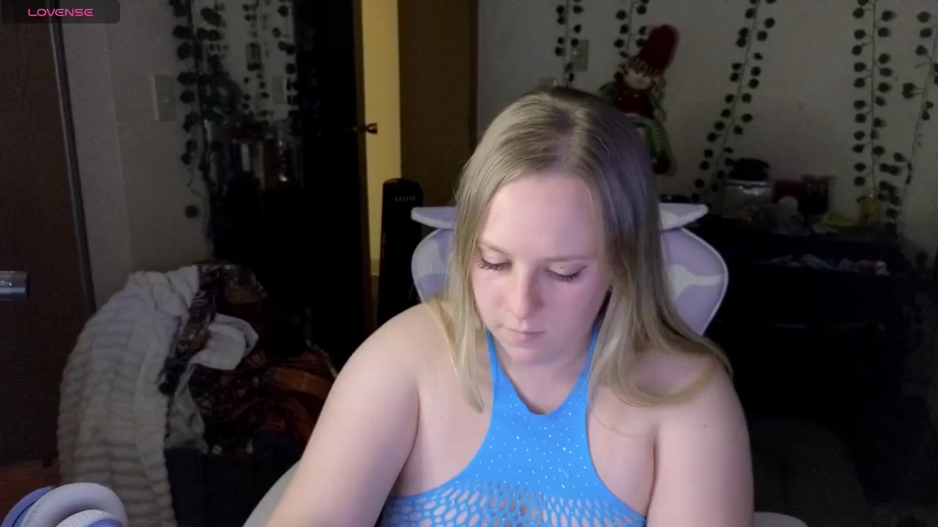 Gallery image thumbnail from YummyDuchass's myfreecams stream on, 09/22/2025, 03:39 image 4 of 20