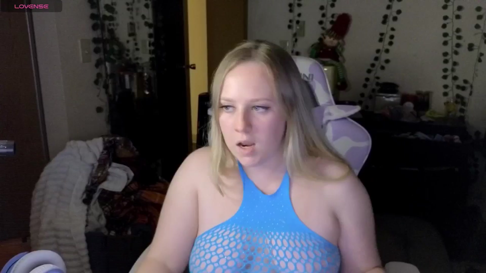 Gallery image thumbnail from YummyDuchass's myfreecams stream on, 09/22/2025, 03:39 image 3 of 20