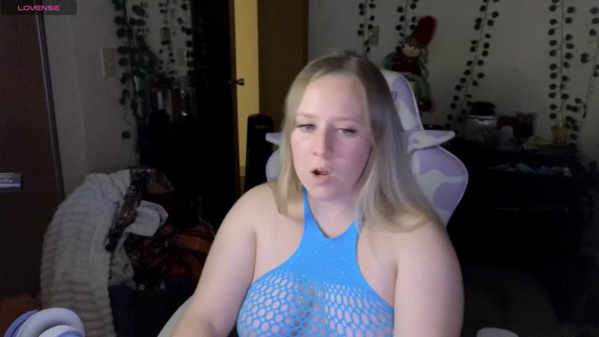 Gallery image thumbnail from YummyDuchass's myfreecams stream on, 09/22/2025, 03:39 image 12 of 20