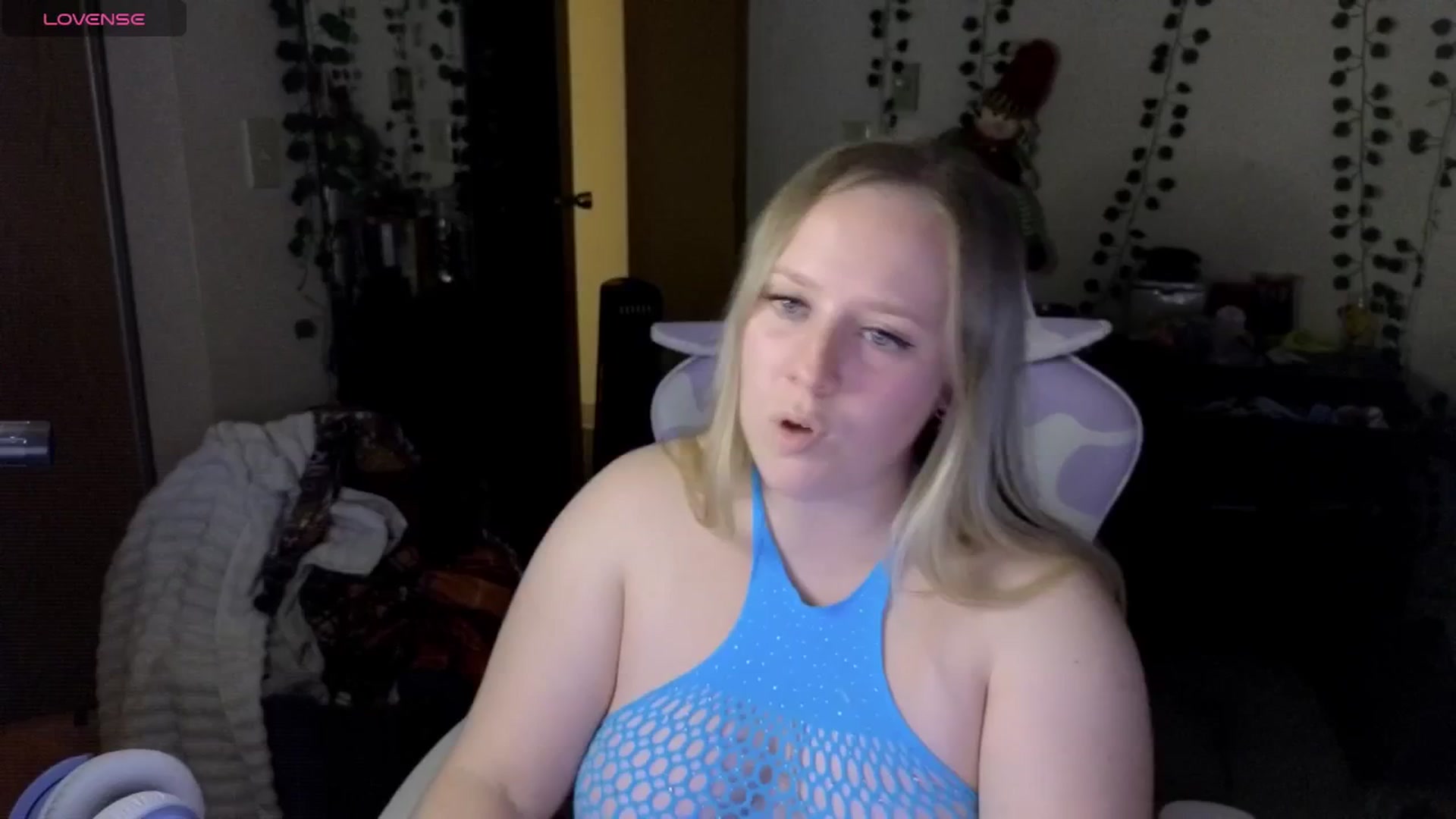 Gallery image thumbnail from YummyDuchass's myfreecams stream on, 09/22/2025, 03:39 image 13 of 20