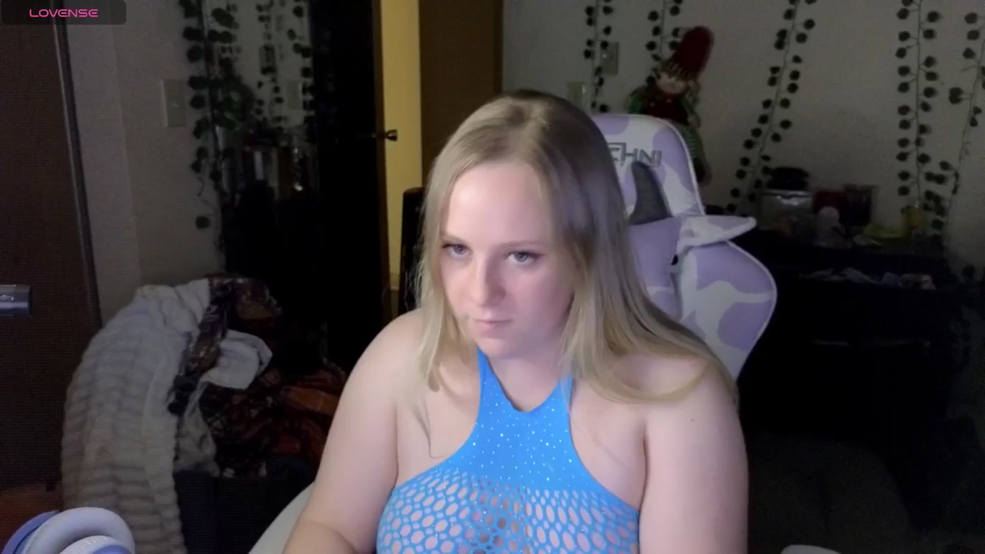 Gallery image thumbnail from YummyDuchass's myfreecams stream on, 09/22/2025, 03:39 image 6 of 20