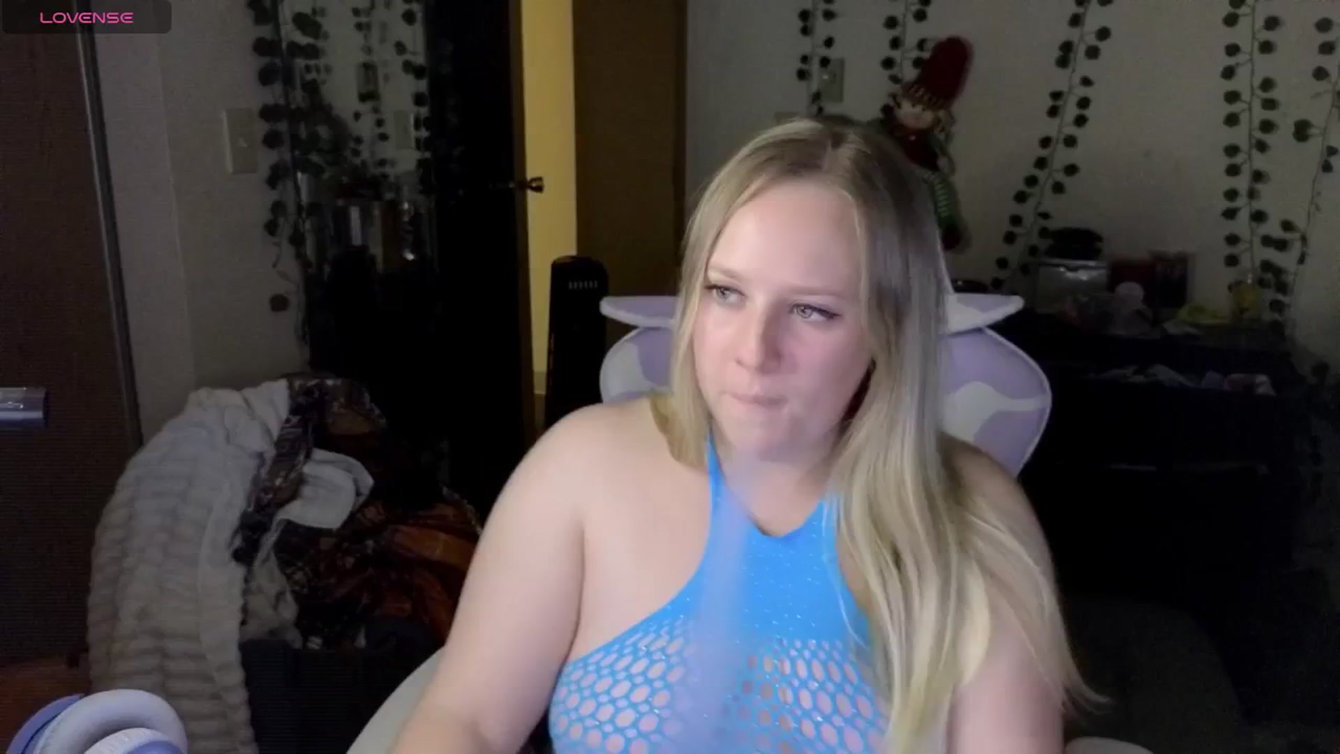 Gallery image thumbnail from YummyDuchass's myfreecams stream on, 09/22/2025, 03:39 image 17 of 20