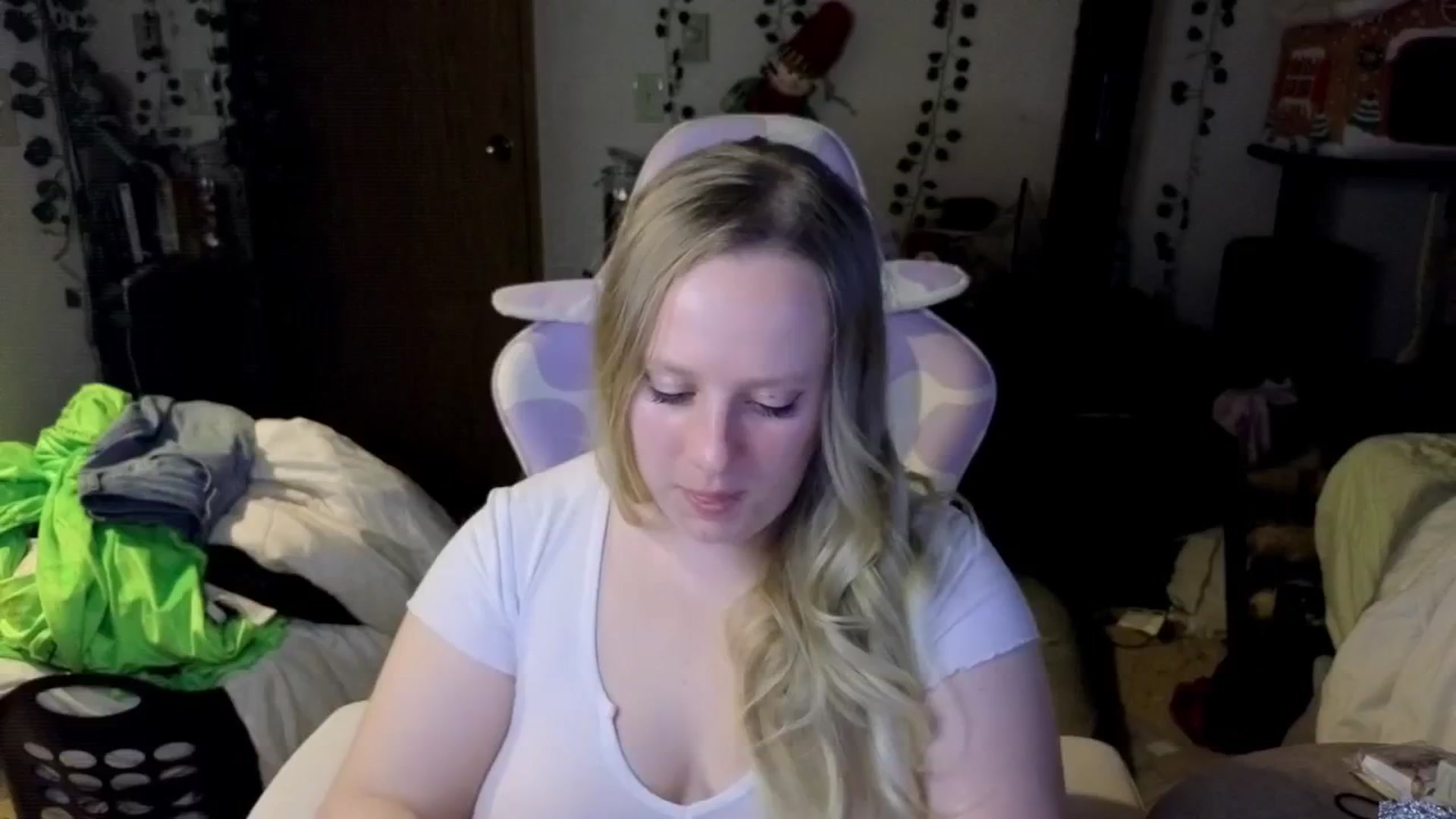 Gallery image thumbnail from YummyDuchass's myfreecams stream on, 11/08/2025, 10:49 image 9 of 20