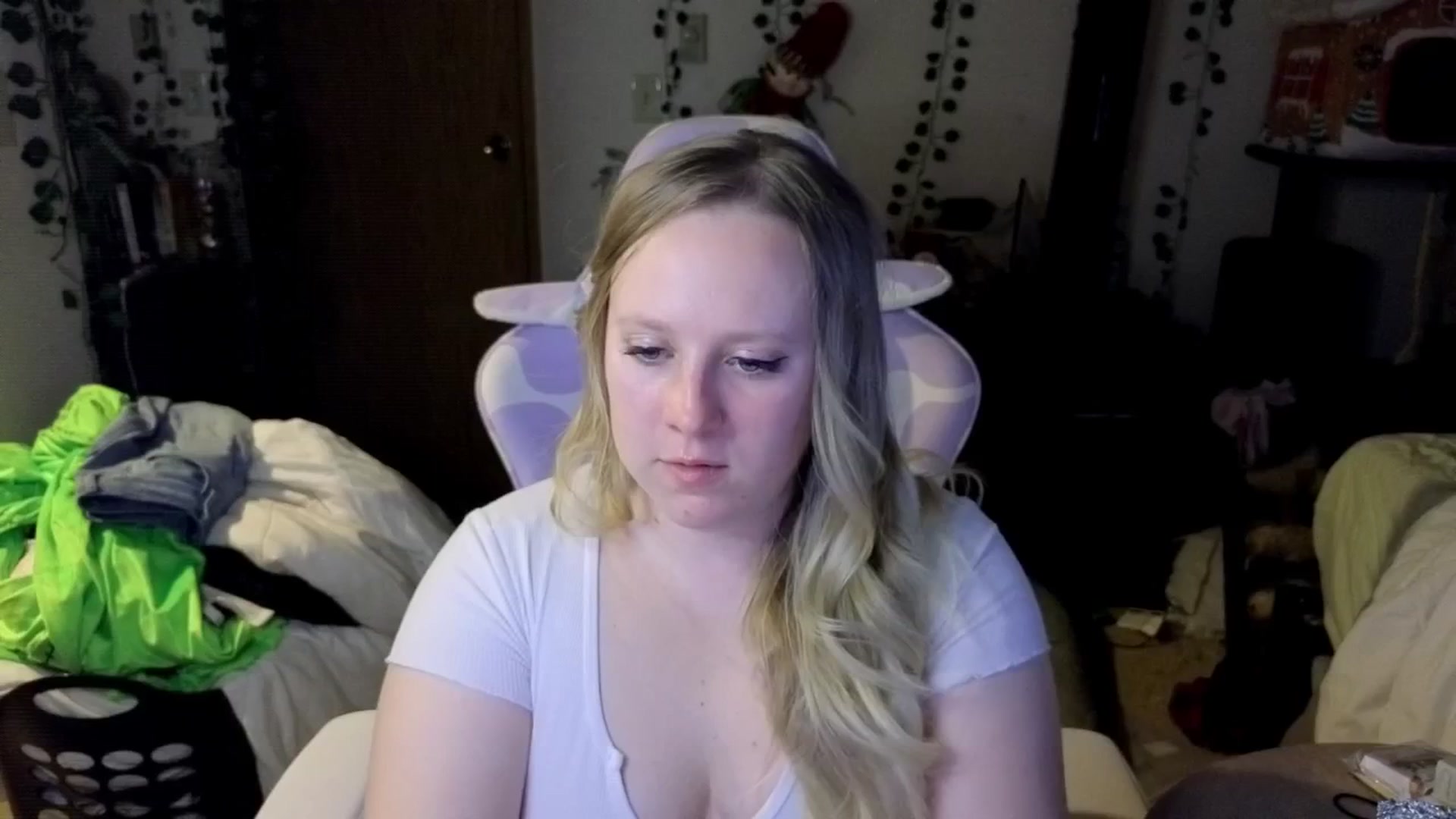 Gallery image thumbnail from YummyDuchass's myfreecams stream on, 11/08/2025, 10:49 image 11 of 20