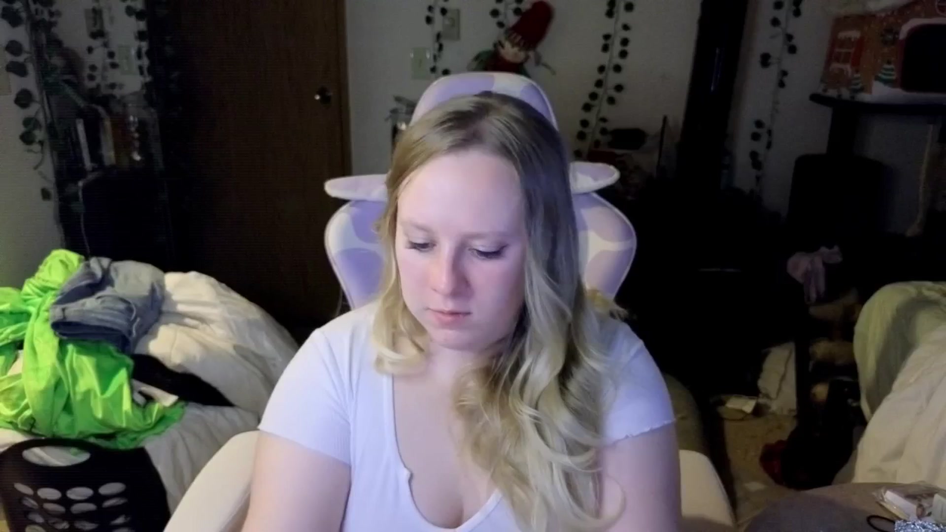 Gallery image thumbnail from YummyDuchass's myfreecams stream on, 11/08/2025, 10:49 image 16 of 20