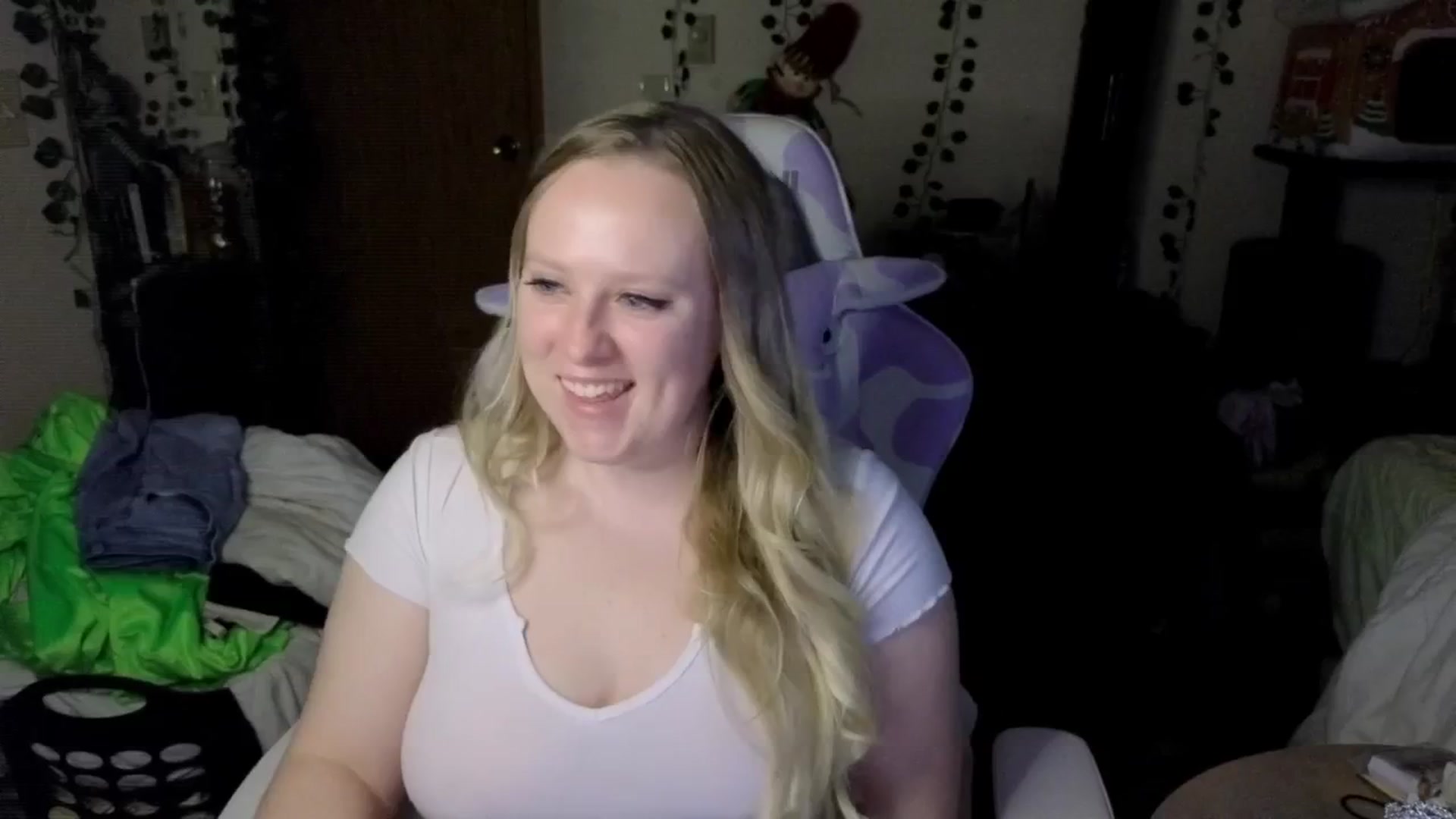 Gallery image thumbnail from YummyDuchass's myfreecams stream on, 11/08/2025, 10:49 image 20 of 20