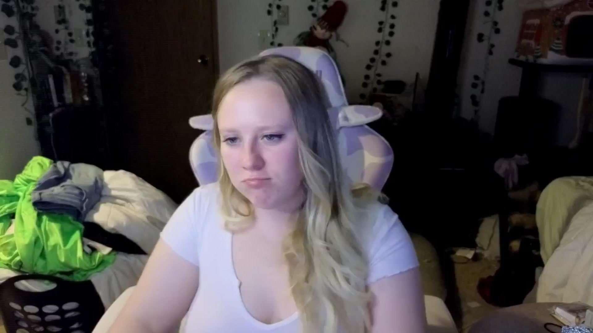 Gallery image thumbnail from YummyDuchass's myfreecams stream on, 11/08/2025, 10:49 image 15 of 20