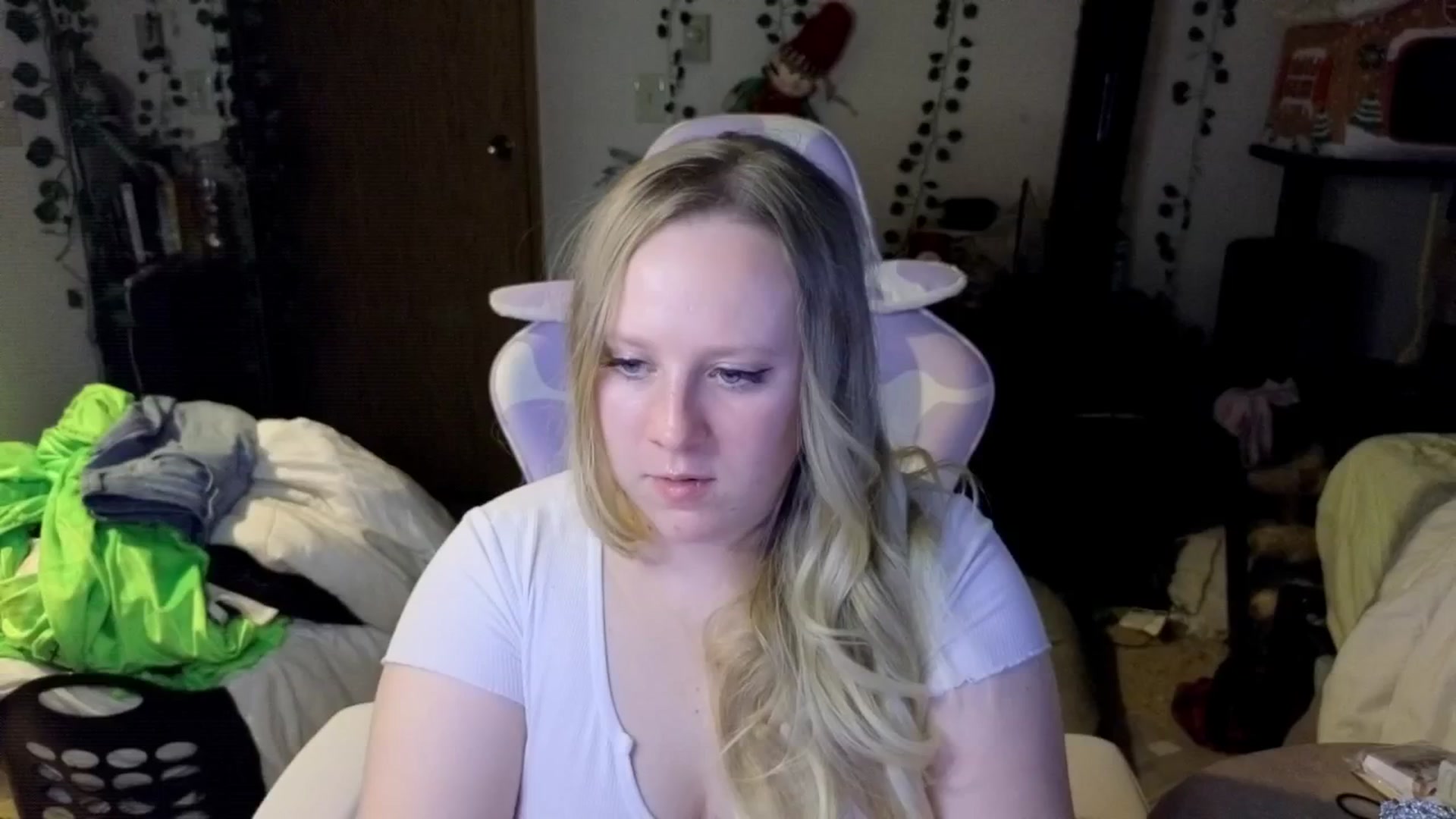 Gallery image thumbnail from YummyDuchass's myfreecams stream on, 11/08/2025, 10:49 image 10 of 20