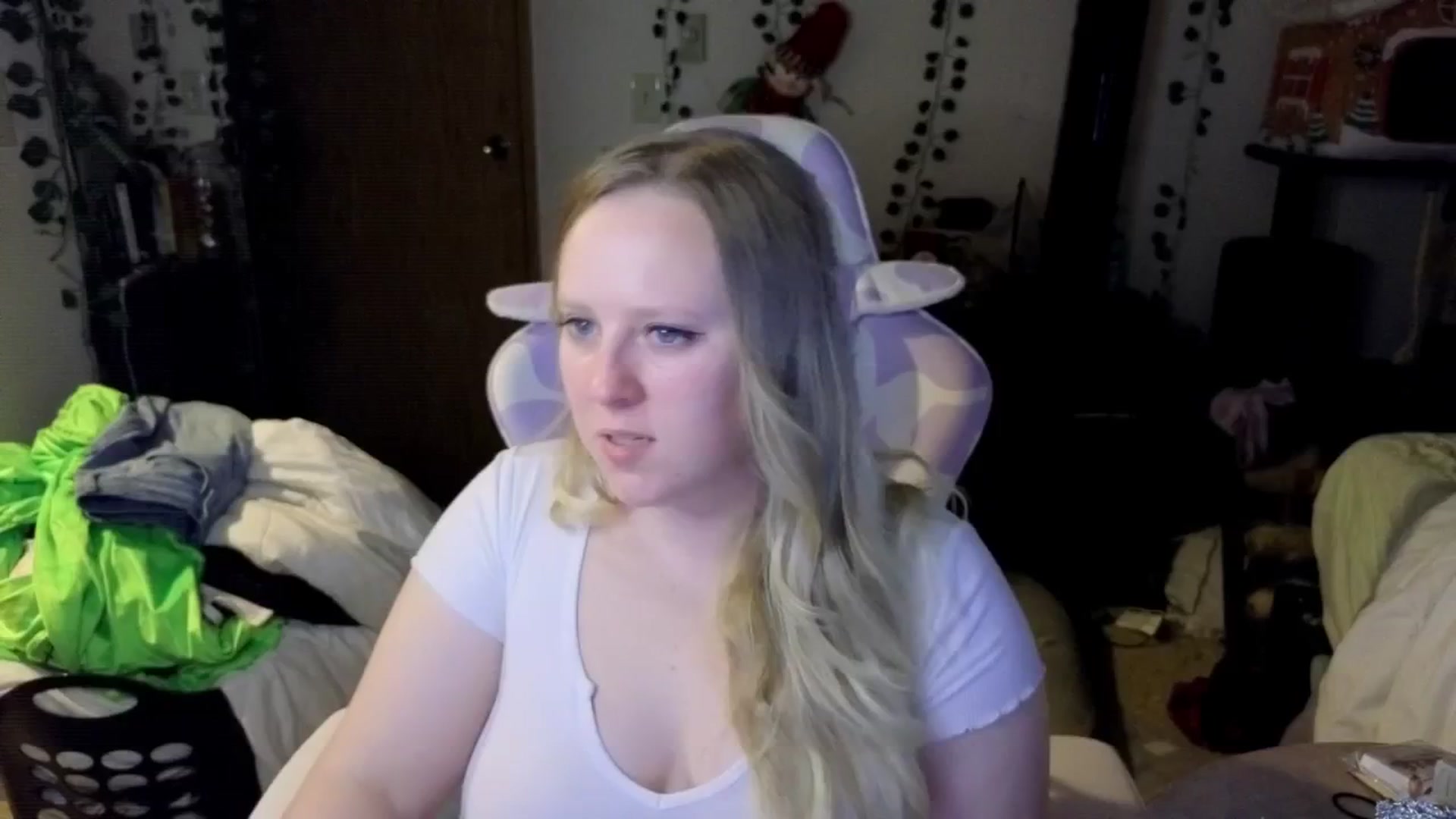 Gallery image thumbnail from YummyDuchass's myfreecams stream on, 11/08/2025, 10:49 image 13 of 20