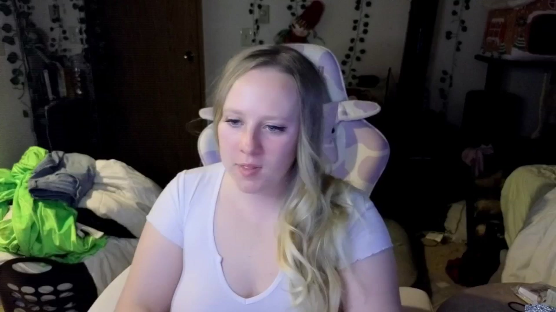 Gallery image thumbnail from YummyDuchass's myfreecams stream on, 11/08/2025, 10:49 image 8 of 20