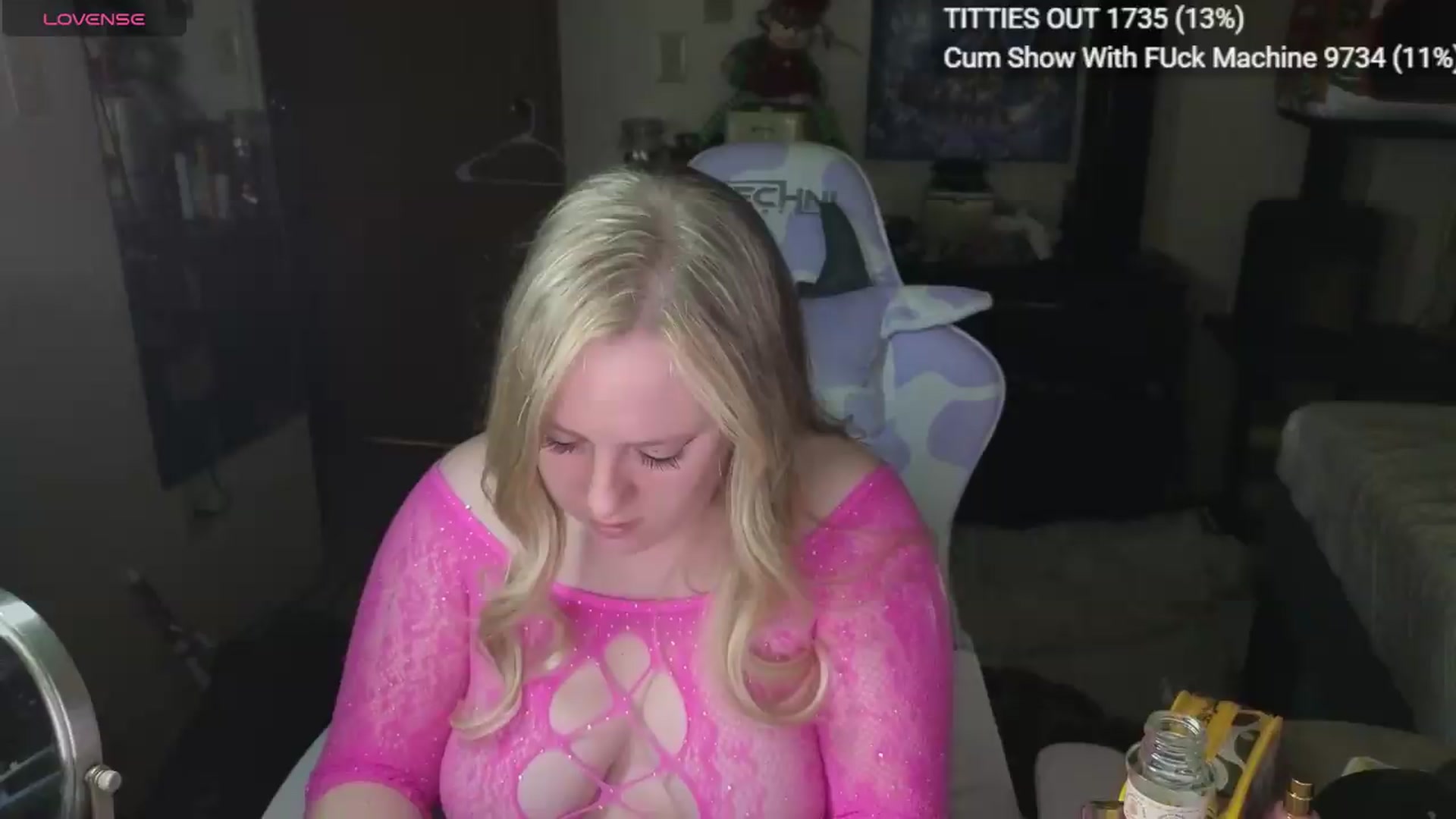 Gallery image thumbnail from YummyDuchass's myfreecams stream on, 05/17/2026, 10:53 image 6 of 20