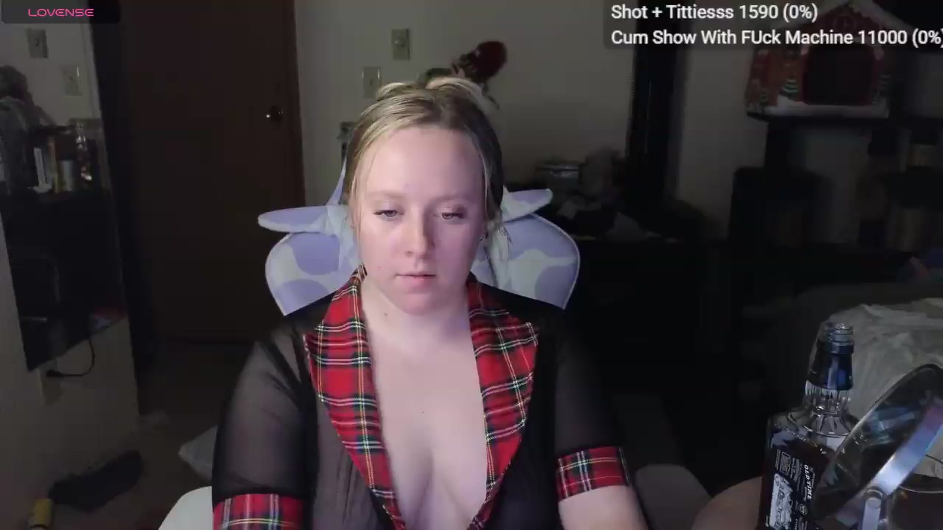 Gallery image thumbnail from YummyDuchass's myfreecams stream on, 06/09/2026, 07:07 image 17 of 20