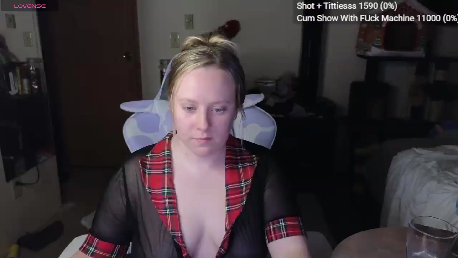 Gallery image thumbnail from YummyDuchass's myfreecams stream on, 06/09/2026, 07:07 image 3 of 20