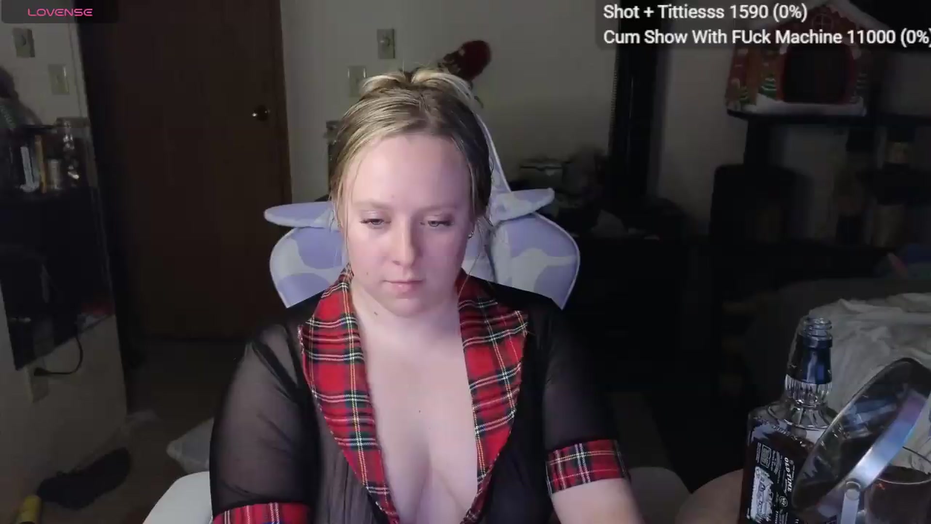 Gallery image thumbnail from YummyDuchass's myfreecams stream on, 06/09/2026, 07:07 image 13 of 20