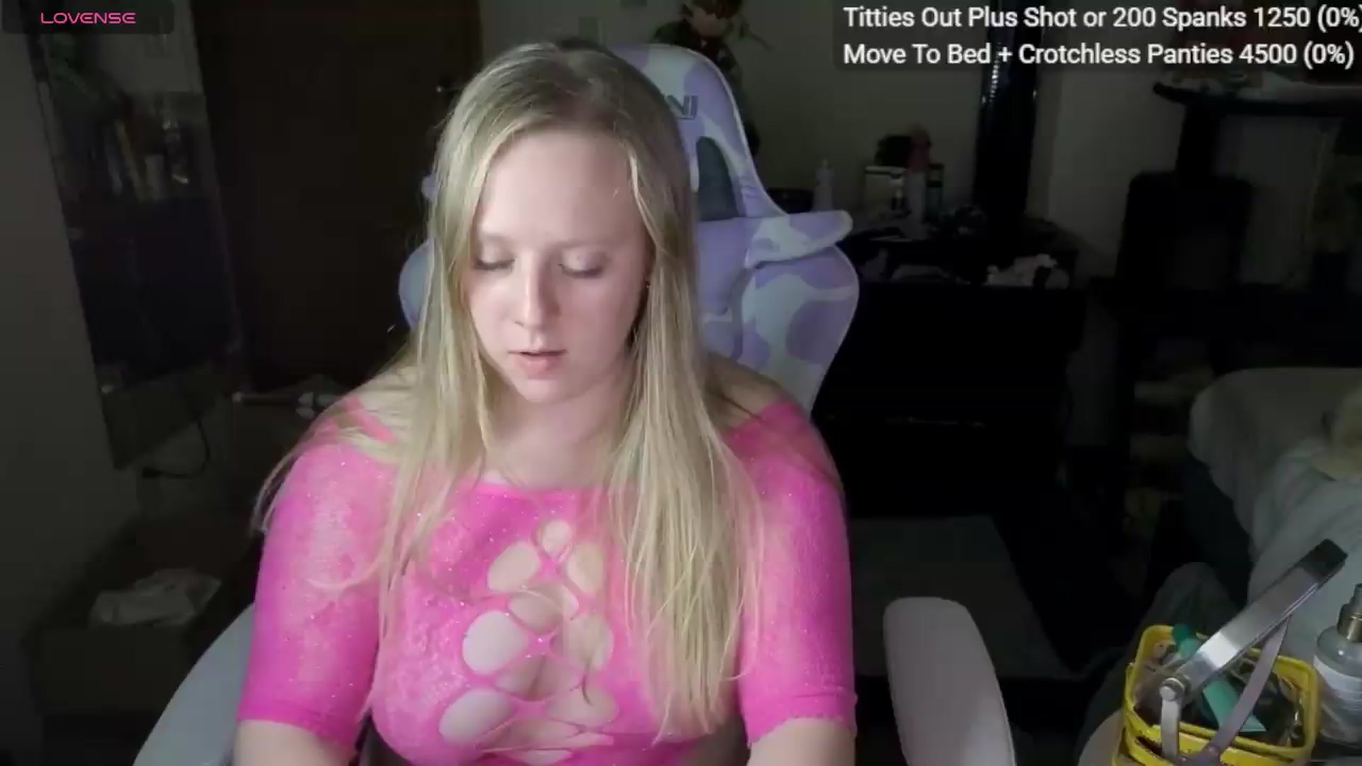 Gallery image thumbnail from YummyDuchass's myfreecams stream on, 07/27/2026, 03:41 image 4 of 20