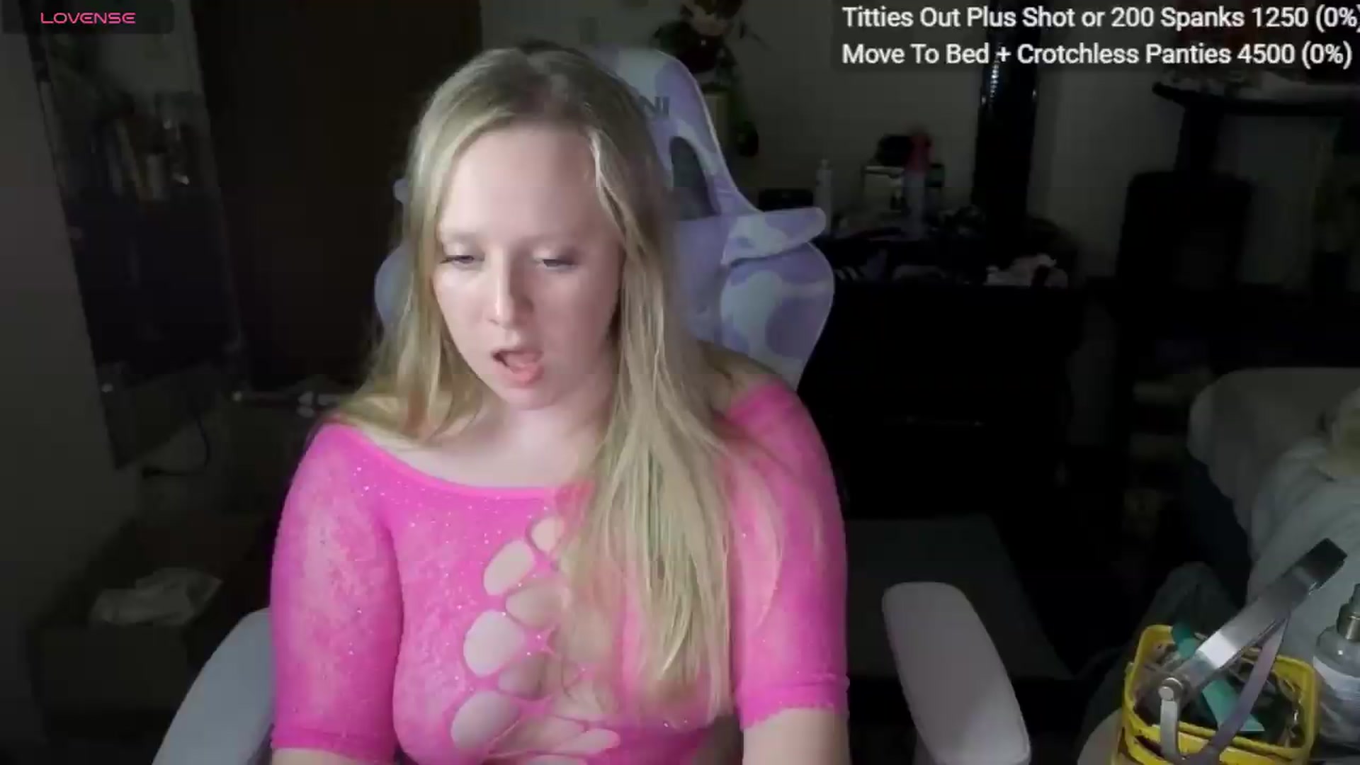 Gallery image thumbnail from YummyDuchass's myfreecams stream on, 07/27/2026, 03:41 image 7 of 20