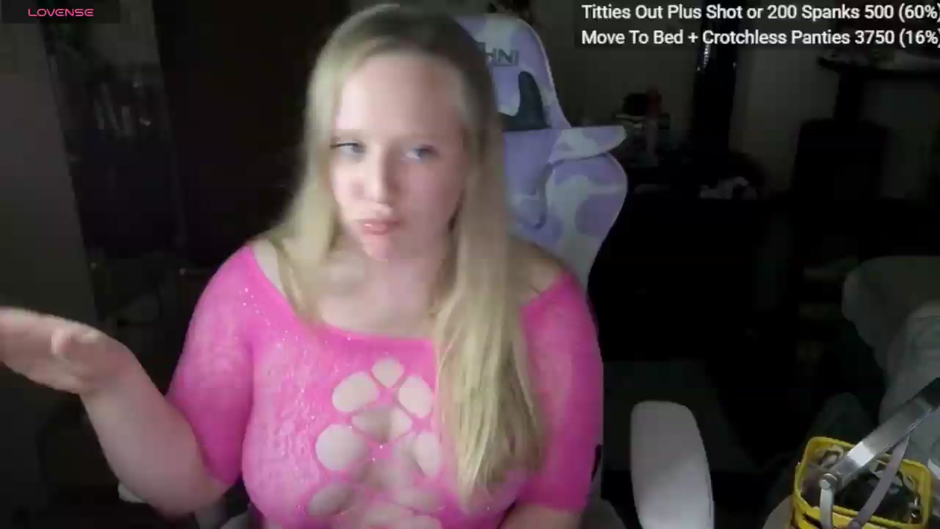 Gallery image thumbnail from YummyDuchass's myfreecams stream on, 07/27/2026, 04:33 image 15 of 20