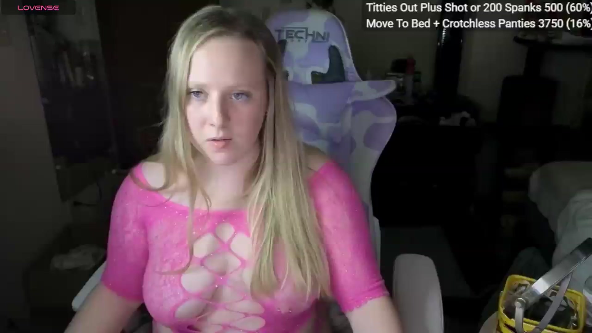 Gallery image thumbnail from YummyDuchass's myfreecams stream on, 07/27/2026, 04:33 image 17 of 20