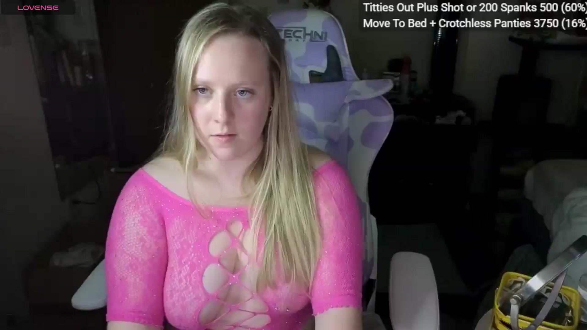Gallery image thumbnail from YummyDuchass's myfreecams stream on, 07/27/2026, 04:33 image 19 of 20