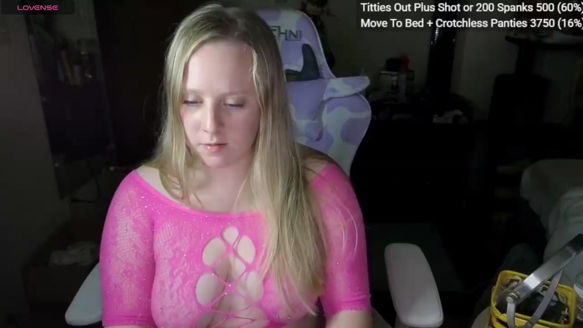 Gallery image thumbnail from YummyDuchass's myfreecams stream on, 07/27/2026, 04:33 image 4 of 20
