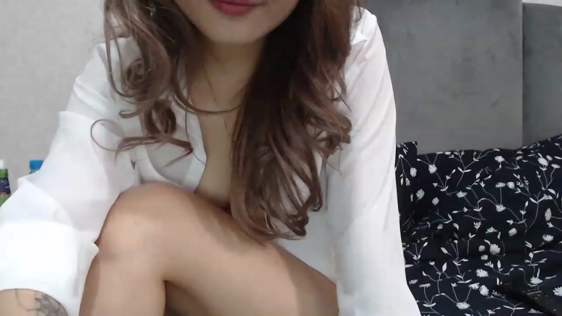 Gallery image thumbnail from Yummy_Mia's myfreecams stream on, 02/04/2023, 08:11 image 16 of 20