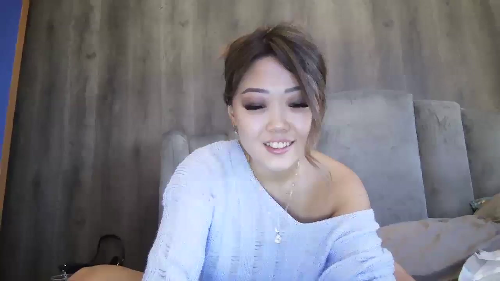 Gallery image thumbnail from Yummy_Mia's myfreecams stream on, 12/23/2023, 10:57 image 15 of 20