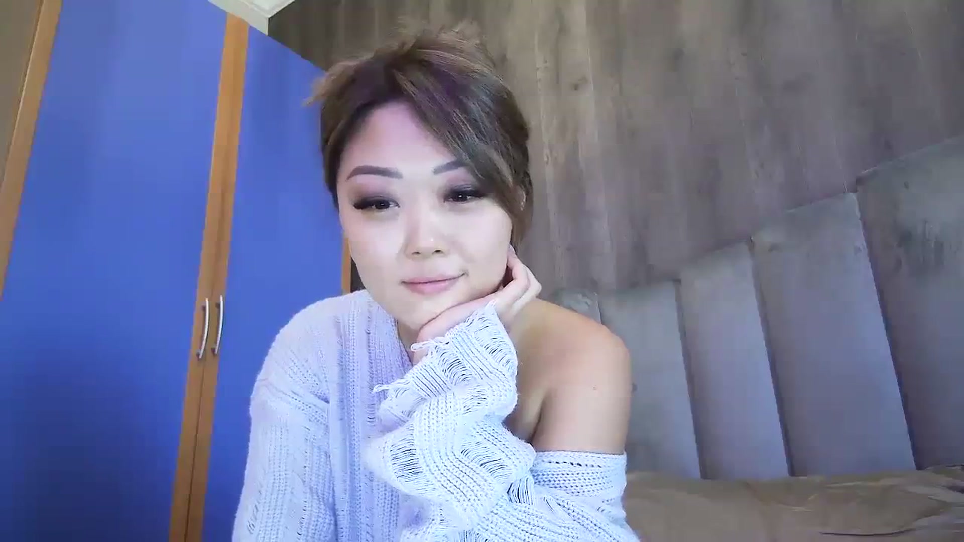 Gallery image thumbnail from Yummy_Mia's myfreecams stream on, 12/23/2023, 10:57 image 8 of 20