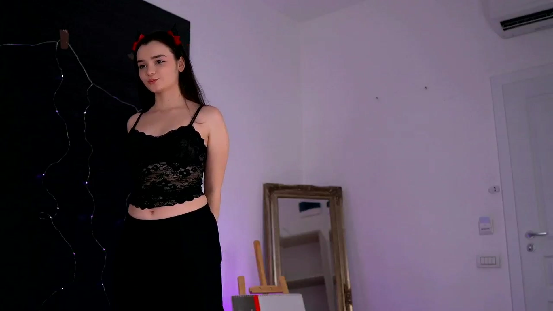 Gallery image thumbnail from YunaHaruno's myfreecams stream on, 02/17/2026, 10:19 image 7 of 20