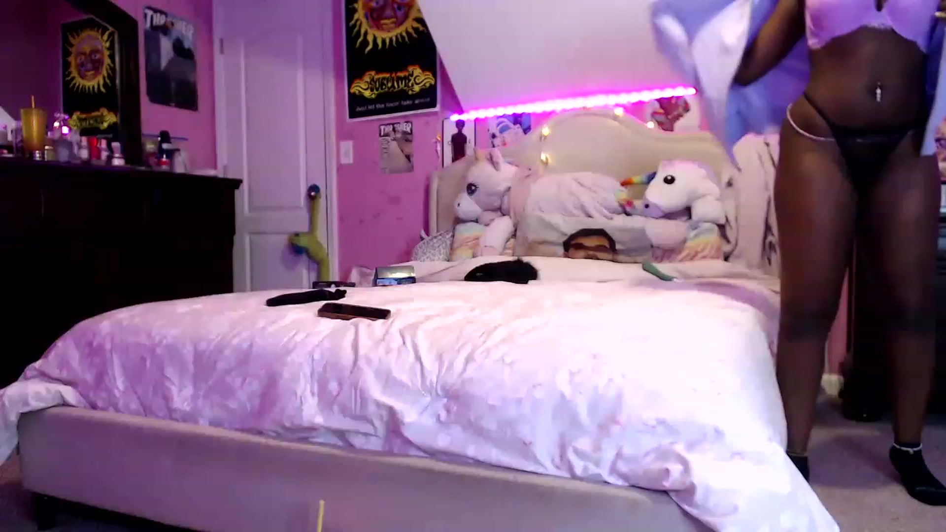 Gallery image thumbnail from YungbabyKush's myfreecams stream on, 01/17/2023, 02:23 image 1 of 20