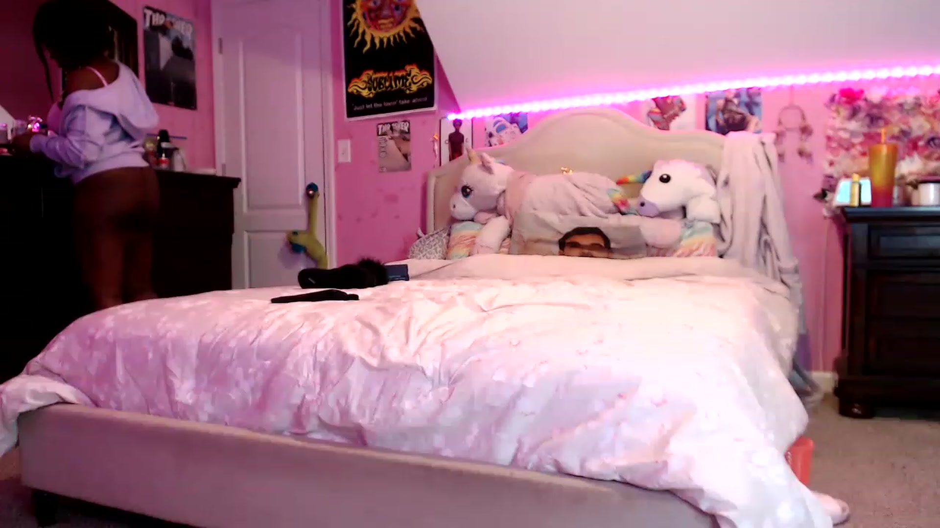 Gallery image thumbnail from YungbabyKush's myfreecams stream on, 01/17/2023, 02:23 image 16 of 20